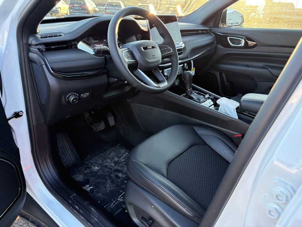 New 2026 Jeep Compass Latitude AWD/4WD image 14