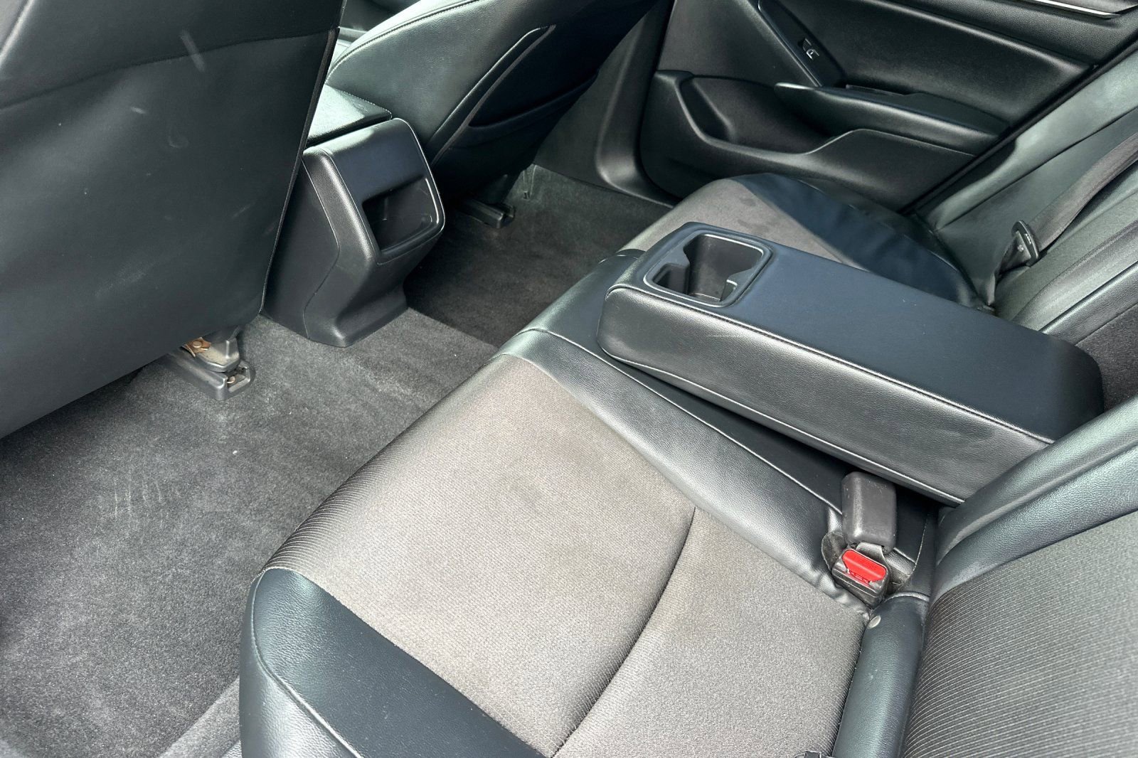 Used 2018 Honda Accord Sport image 12