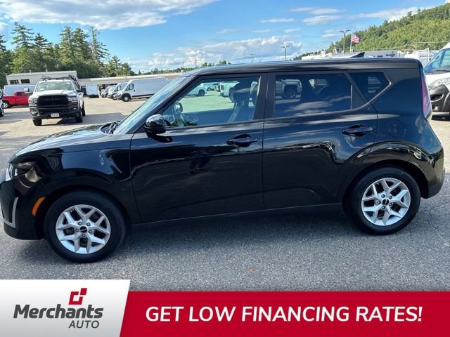 Used 2023 Kia Soul LX w/ LX Technology Package FWD image 4