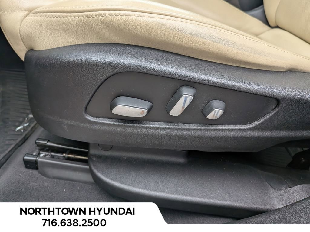 Used 2018 Cadillac XT5 Luxury w/ Driver Awareness Package AWD/4WD image 29