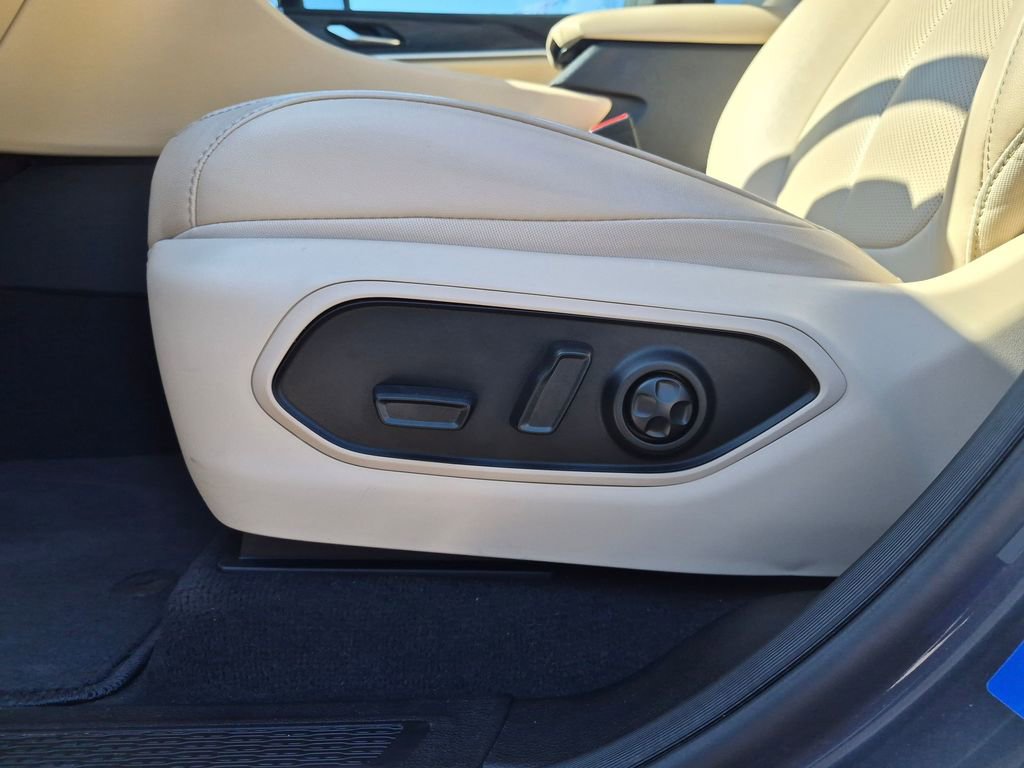 Used 2025 Jeep Grand Cherokee L Limited w/ Luxury Tech Group II image 13