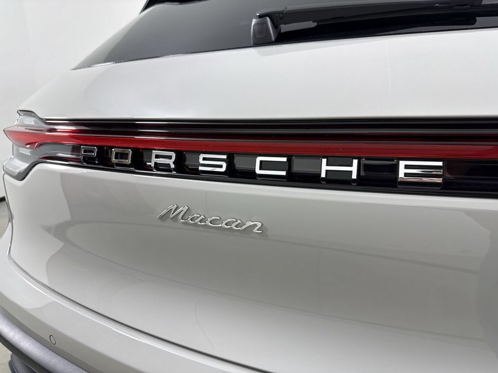 New 2026 Porsche Macan AWD/4WD image 18