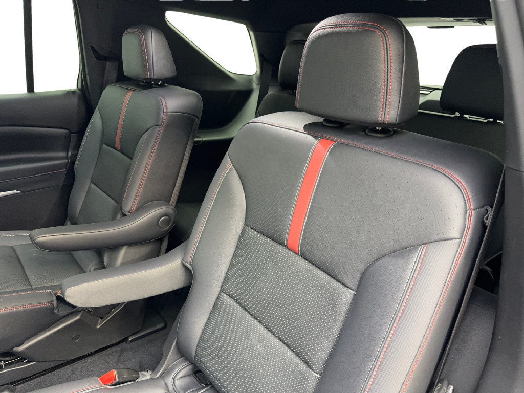 Used 2024 Chevrolet Traverse RS FWD image 35