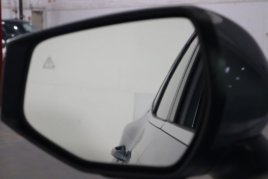 Used 2025 Kia Sportage EX FWD image 35