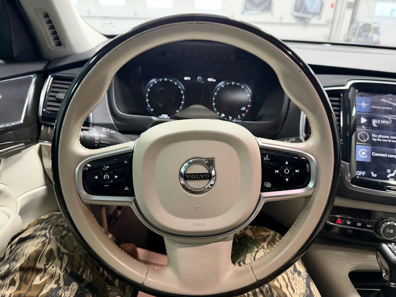 Used 2018 Volvo XC90 T6 Momentum w/ Convenience Package image 33