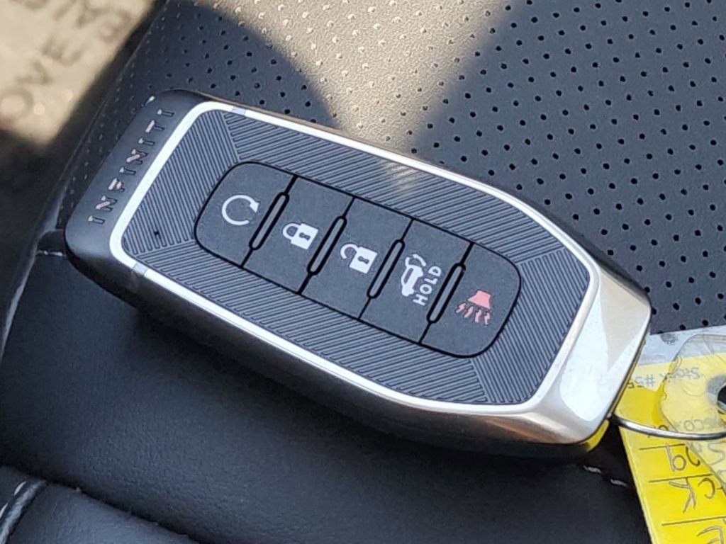 New 2026 INFINITI QX60 Luxe w/ Family Package image 40