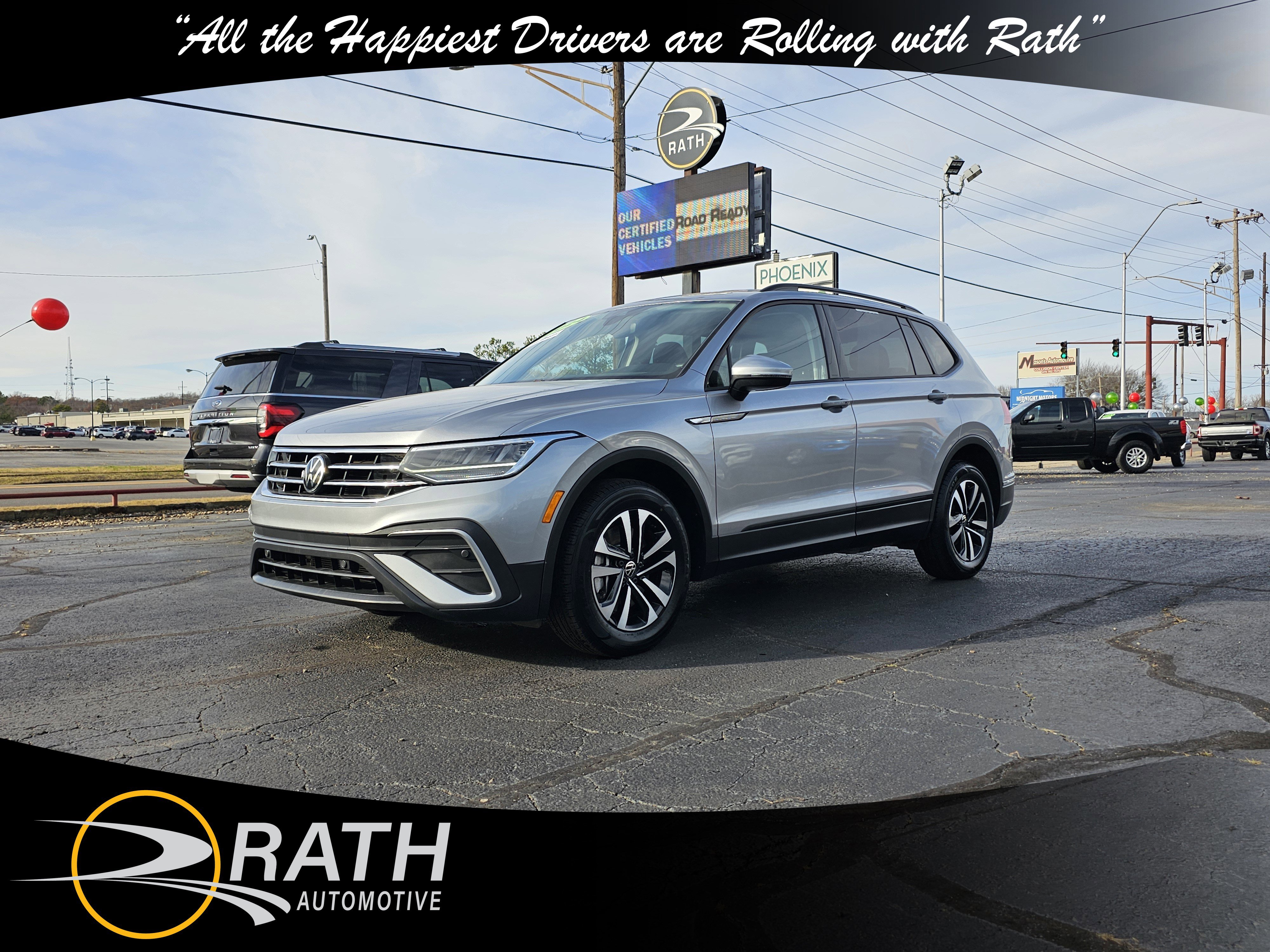 Used 2024 Volkswagen Tiguan S image 1