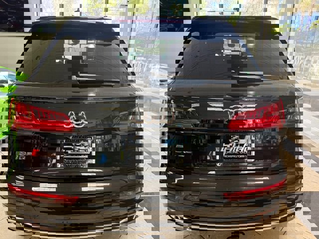 Used 2019 Audi SQ5 Premium Plus w/ Premium Plus Package AWD/4WD image 4