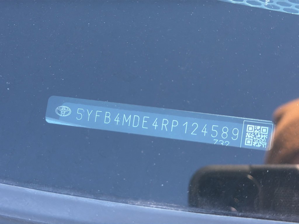 Used 2024 Toyota Corolla LE image 2