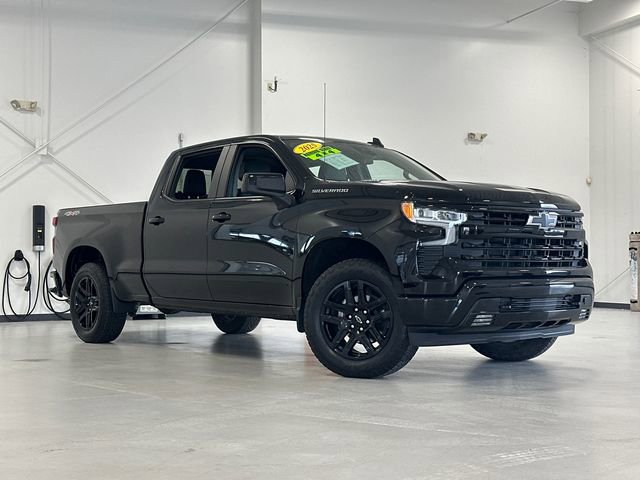 Used 2025 Chevrolet Silverado 1500 RST w/ Convenience Package II AWD/4WD image 1