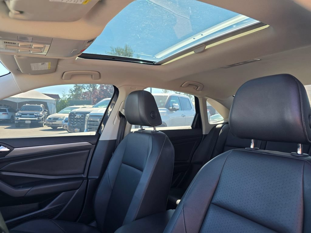 Used 2019 Volkswagen Jetta SEL w/ Cold Weather Package FWD image 20