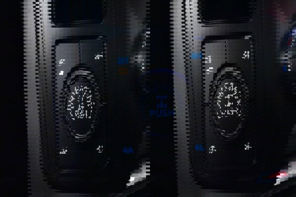 Used 2023 Ford F150 Lariat w/ FX4 Off-Road Package image 23