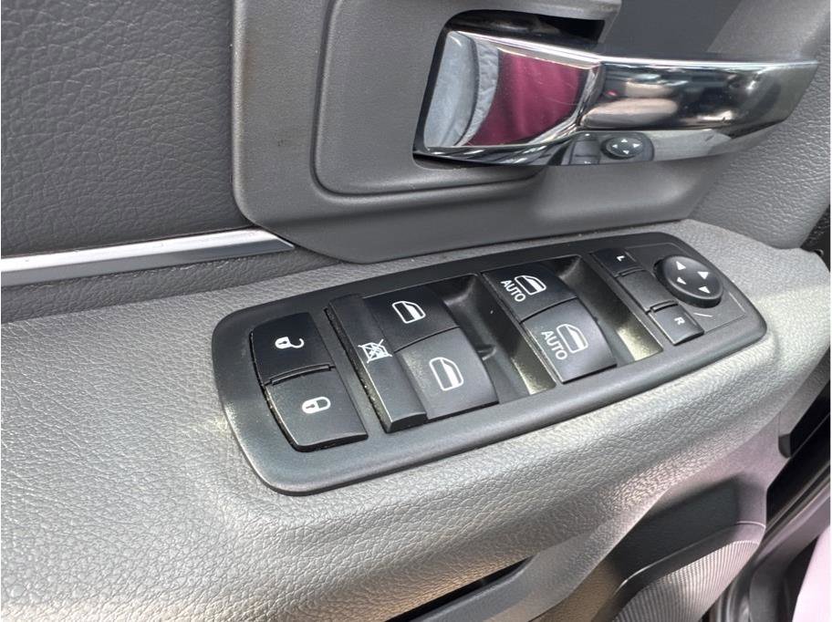 Used 2019 RAM 1500 Classic Warlock RWD image 13