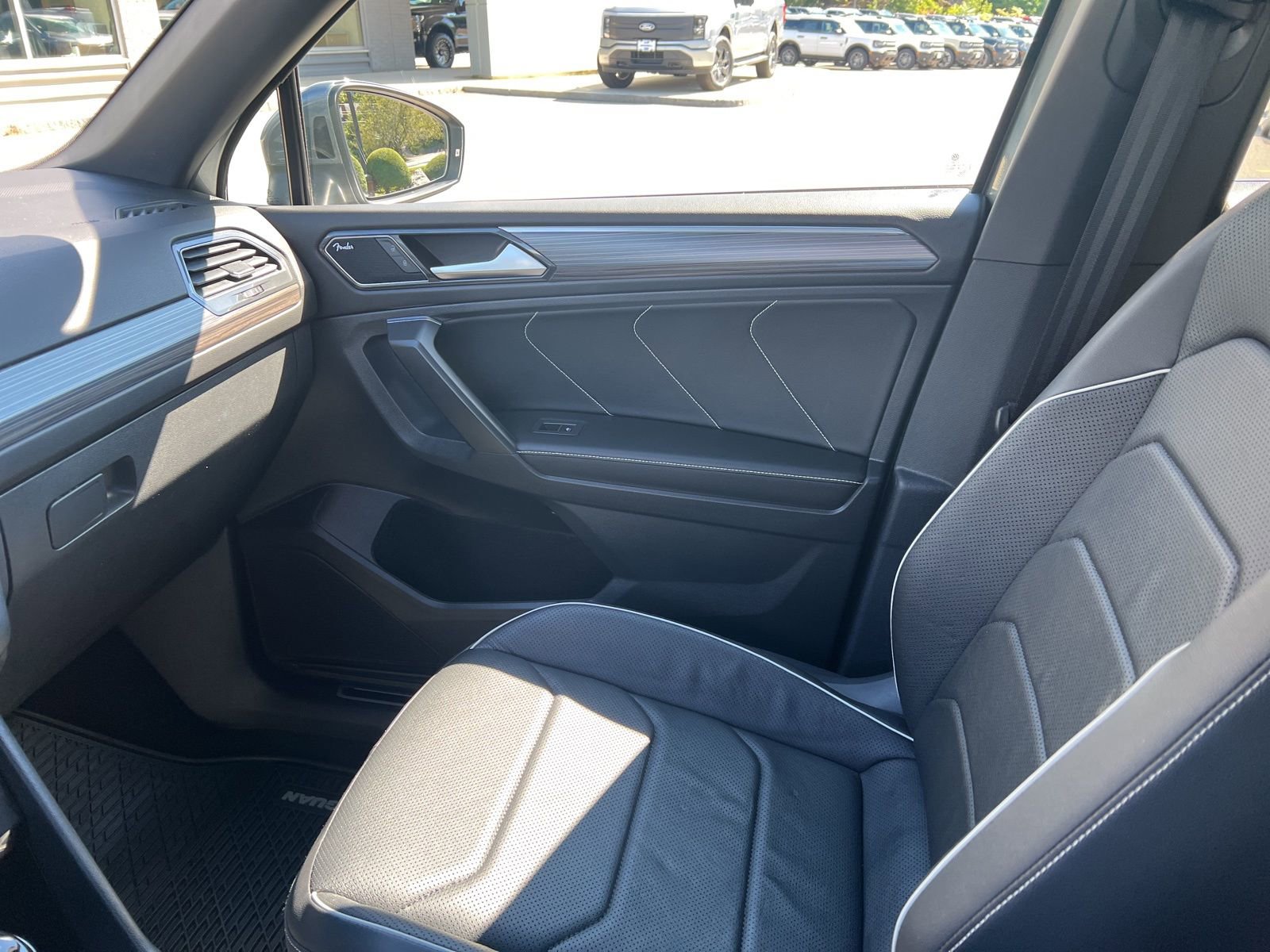 Used 2022 Volkswagen Tiguan SEL R-Line image 35