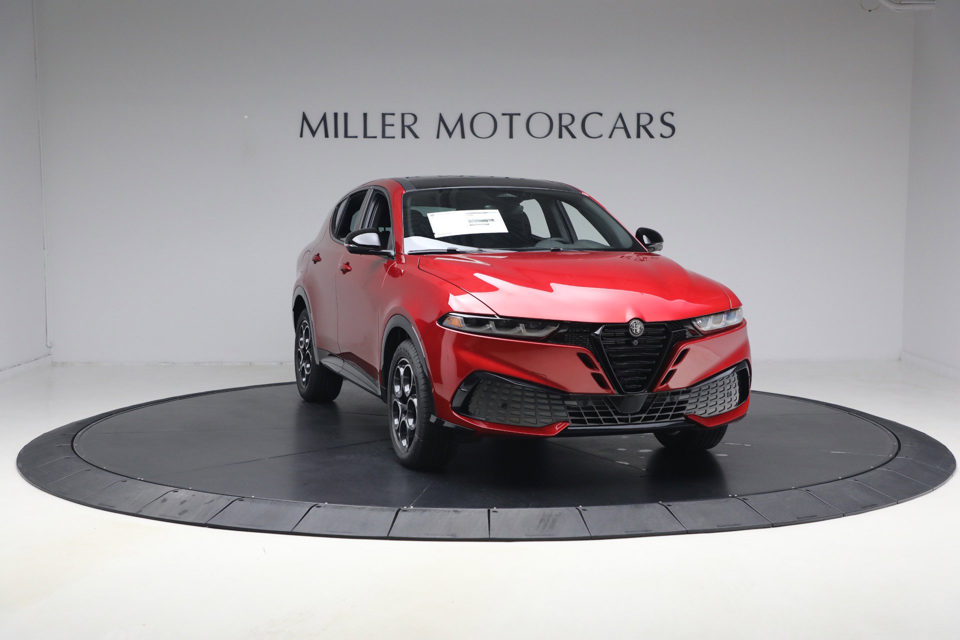 New 2026 Alfa Romeo Tonale Sprint w/ Black Premium Package AWD/4WD image 11