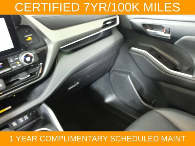 Used 2023 Toyota Highlander XLE AWD/4WD image 15
