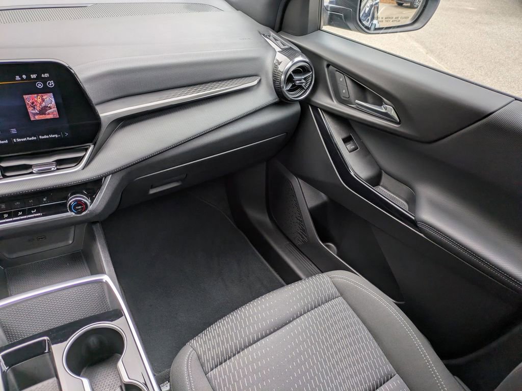 Used 2025 Chevrolet Equinox LT image 17