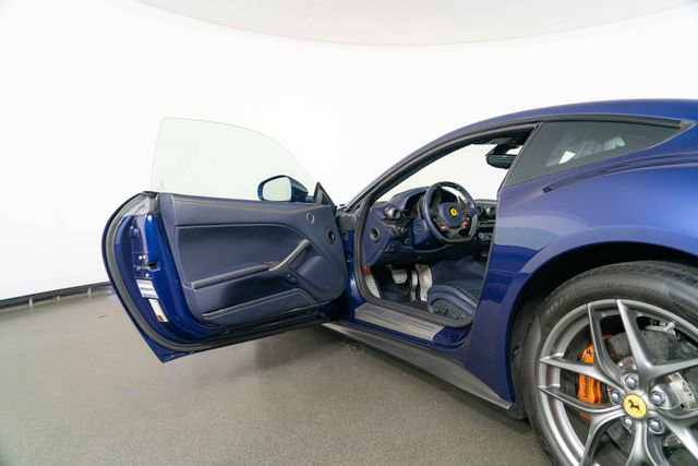 Used 2017 Ferrari F12 Berlinetta RWD image 14