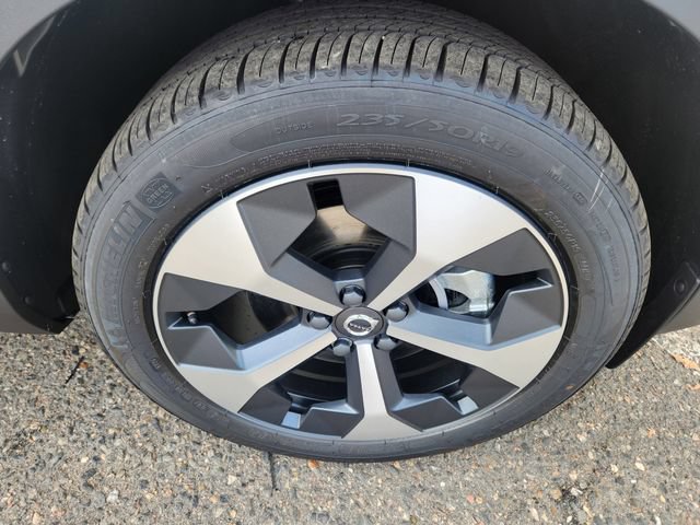New 2026 Volvo XC40 B5 Plus w/ Protection Package Premier AWD/4WD image 18