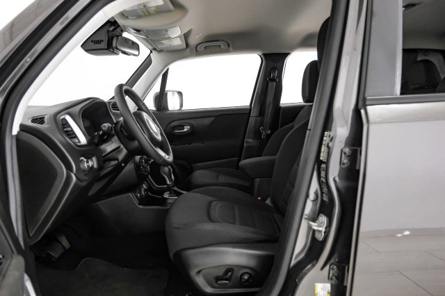 Used 2019 Jeep Renegade Latitude w/ Popular Equipment Group image 28