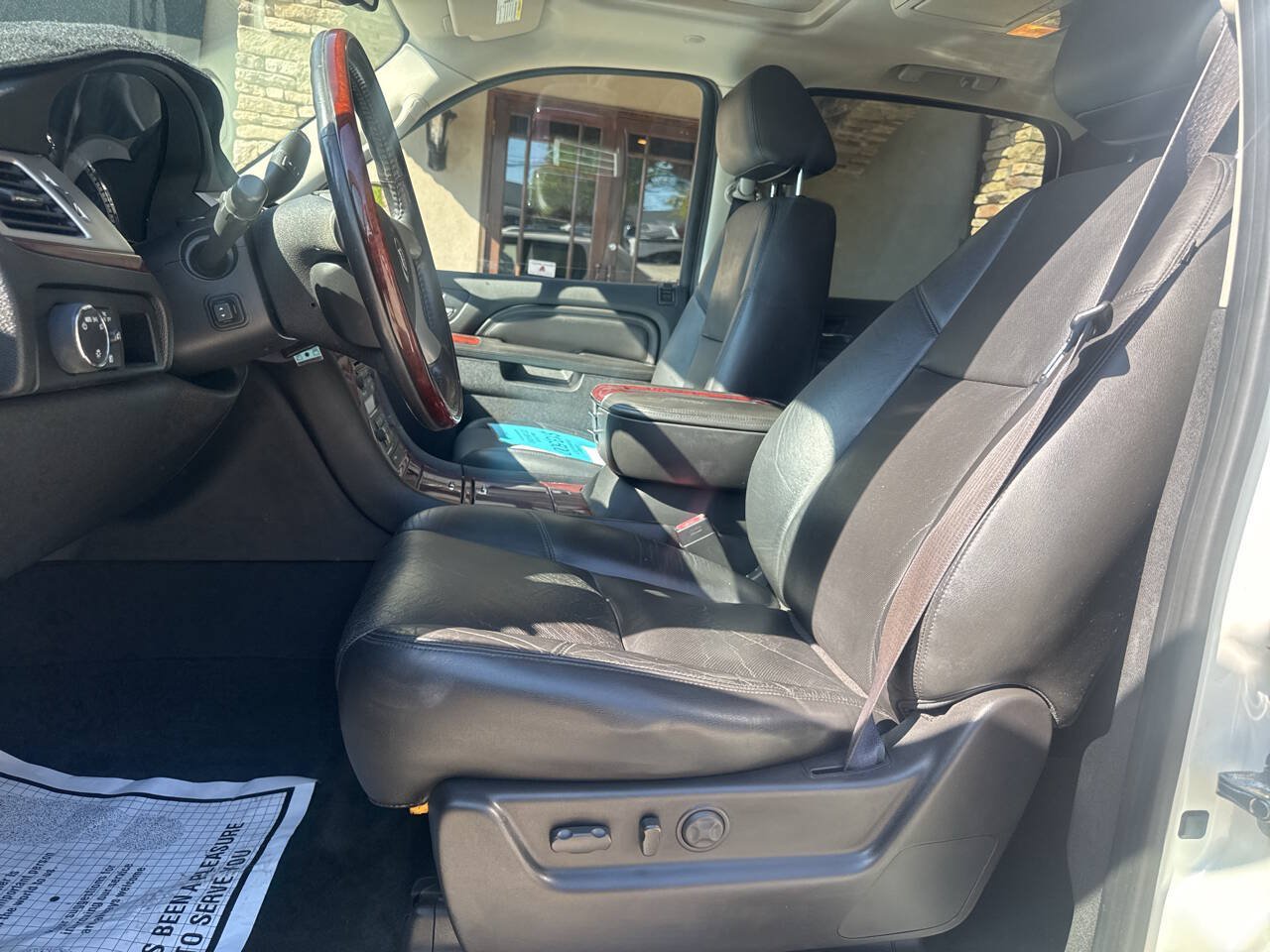 Used 2012 Cadillac Escalade EXT Premium AWD/4WD image 9