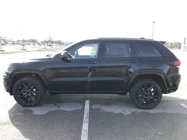 Used 2019 Jeep Grand Cherokee Altitude AWD/4WD image 14
