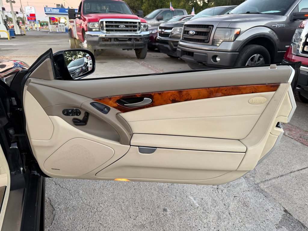 Used 2011 Mercedes-Benz SL 550 image 21