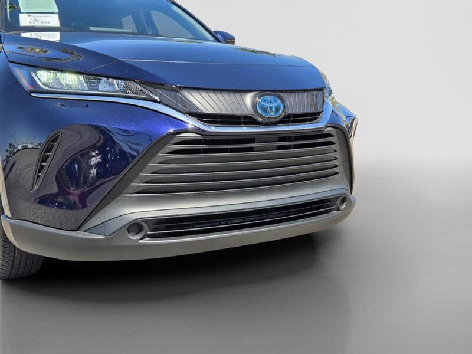 Used 2021 Toyota Venza LE w/ Carpet Mat Package (TMS) AWD/4WD image 9