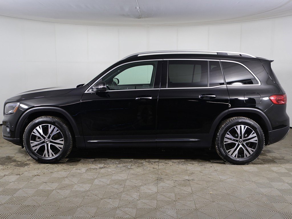 Used 2025 Mercedes-Benz GLB 250 4MATIC image 12