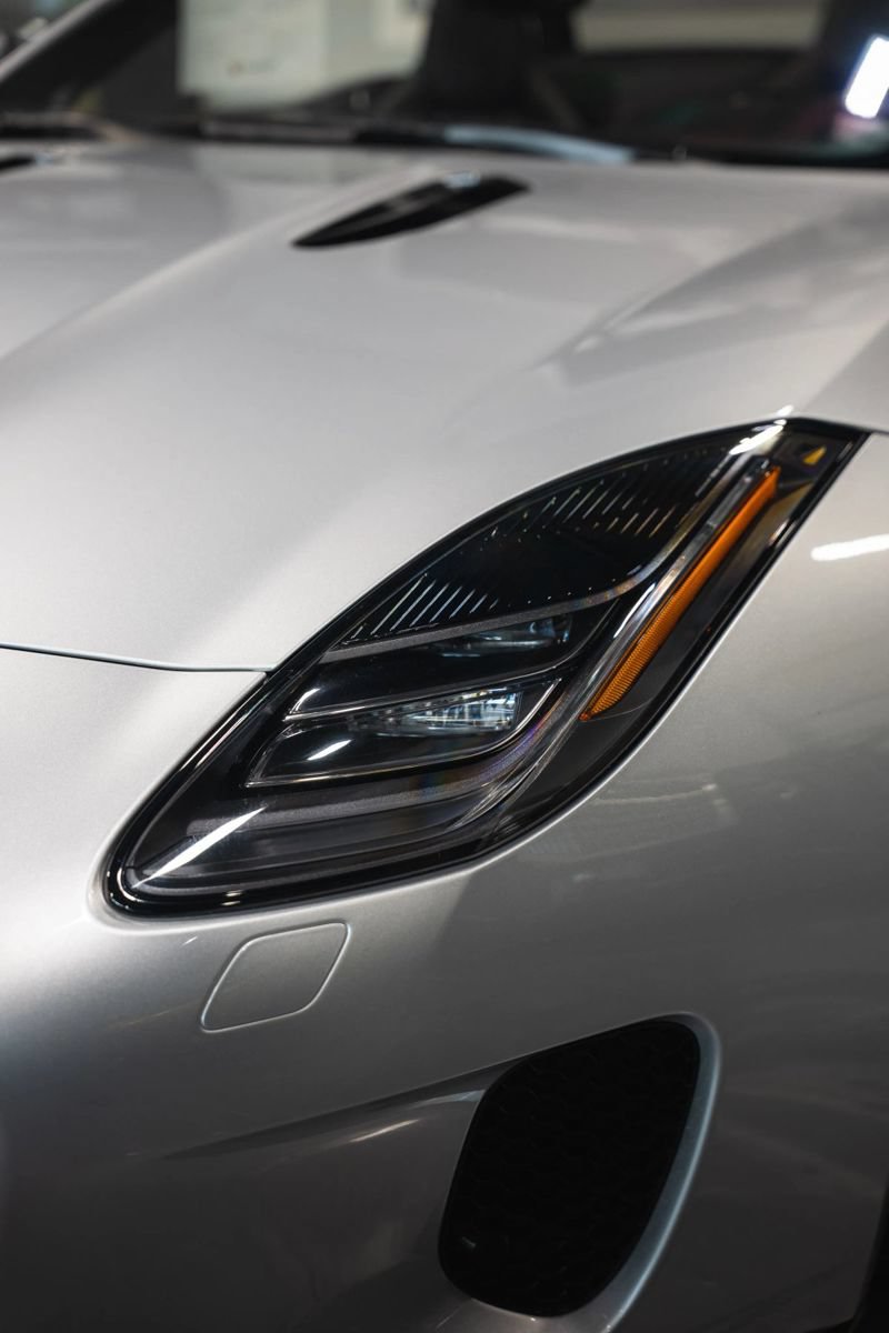 Used 2020 Jaguar F-TYPE Convertible RWD image 10