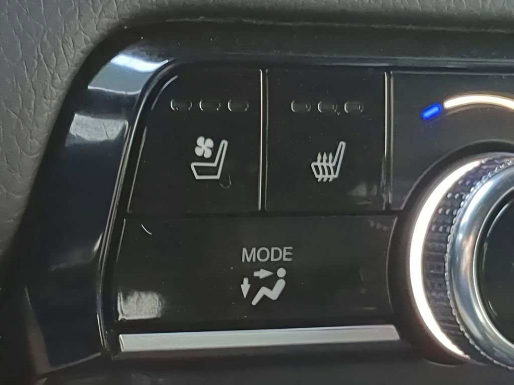 Used 2025 Honda Pilot Black Edition image 23