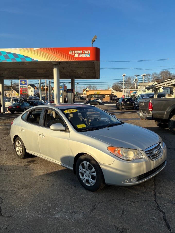 Used 2010 Hyundai Elantra GLS w/ Navigation Pkg 5 image 2