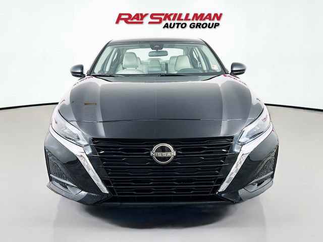Used 2025 Nissan Altima 2.5 SV image 2