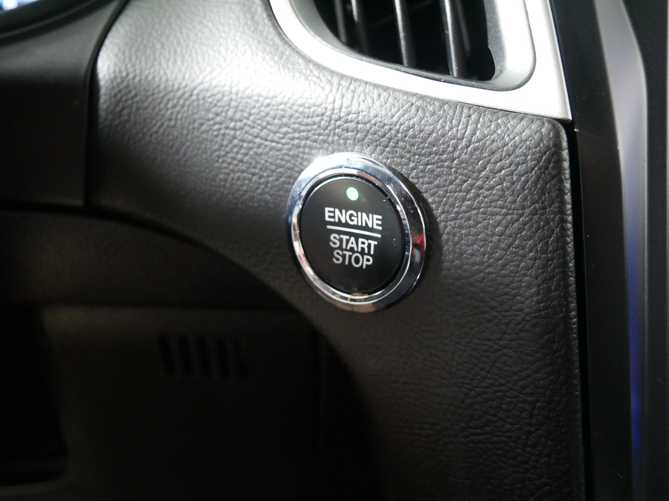 Used 2024 Ford Edge ST-Line AWD/4WD image 32