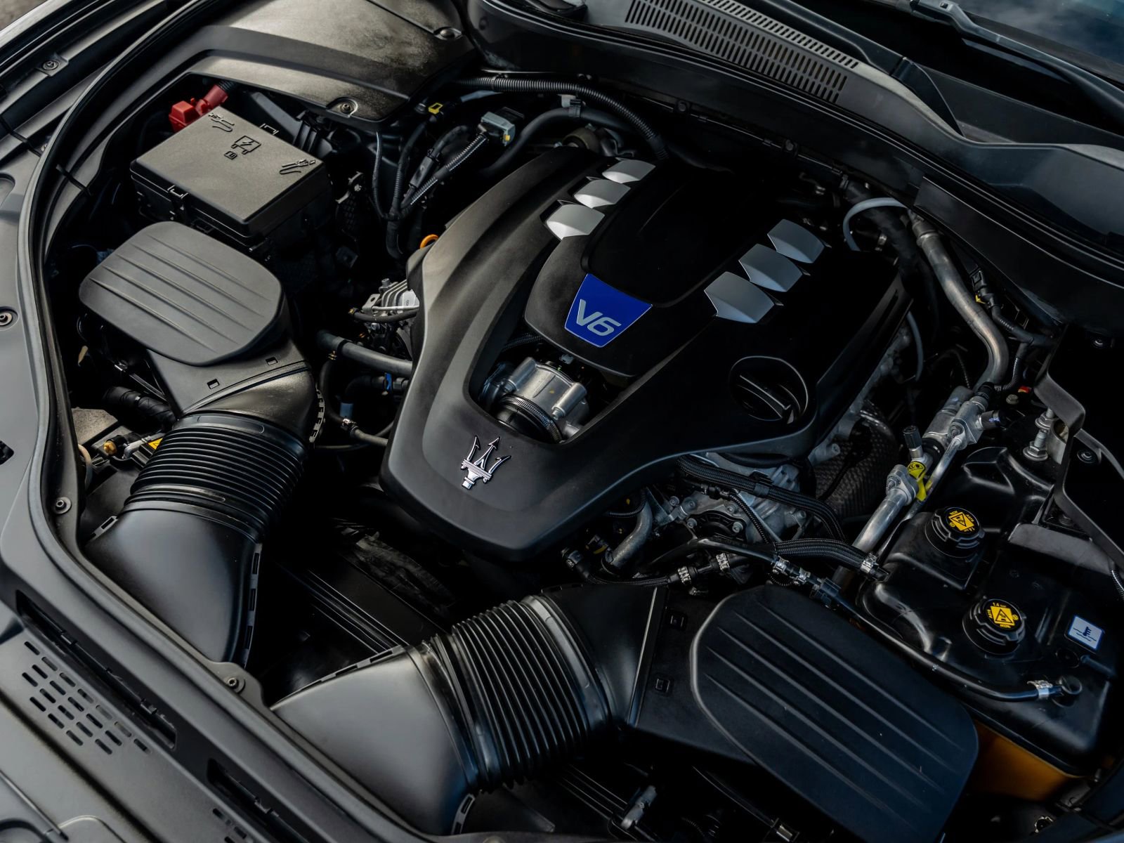 Used 2019 Maserati Levante S GranLusso image 34