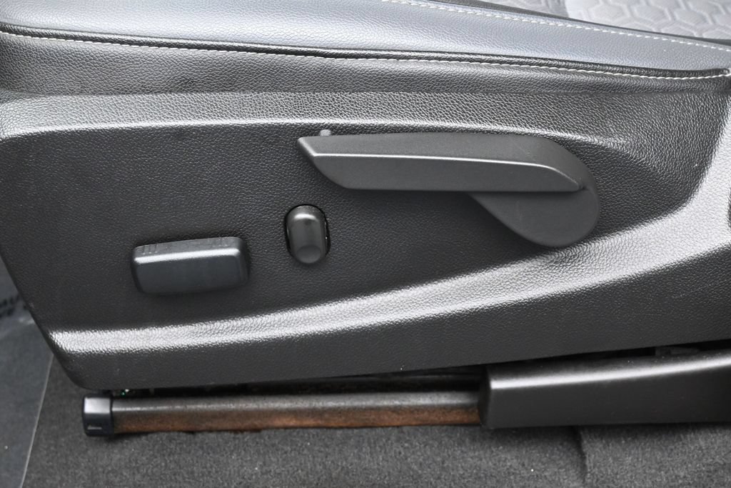 Used 2019 Chevrolet Colorado Z71 RWD image 12