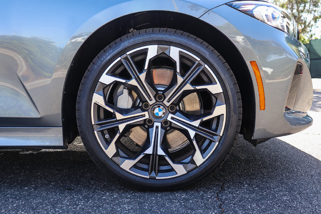 New 2026 BMW 330i Sedan w/ Convenience Package RWD image 9