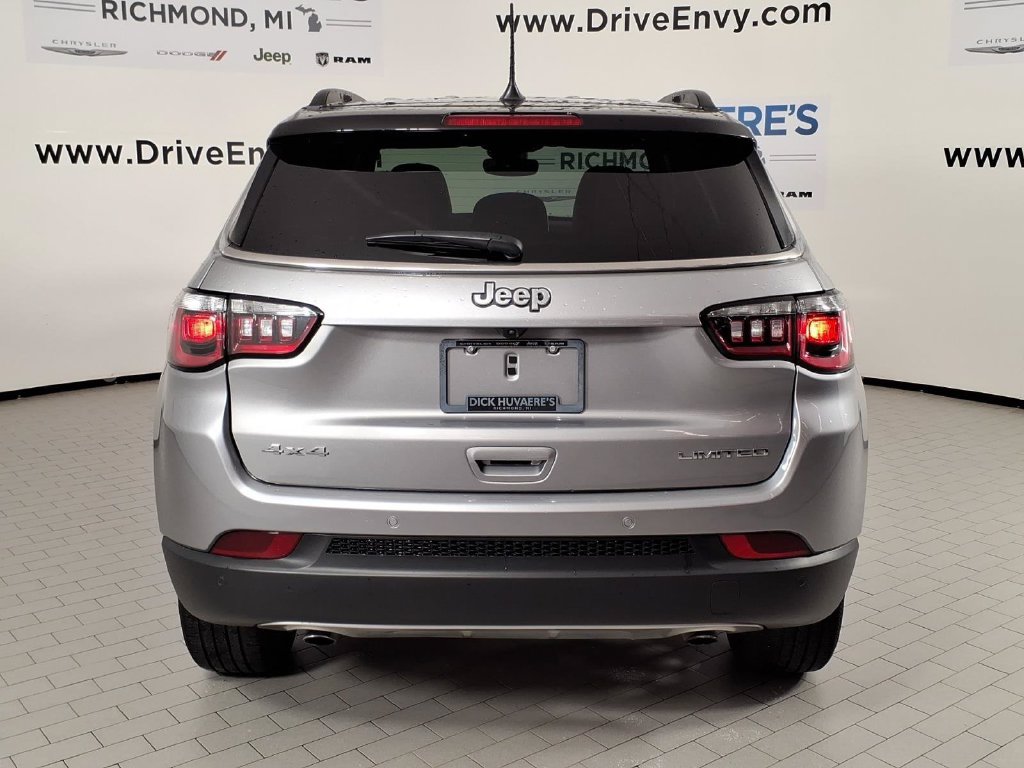 Used 2023 Jeep Compass Limited AWD/4WD image 5