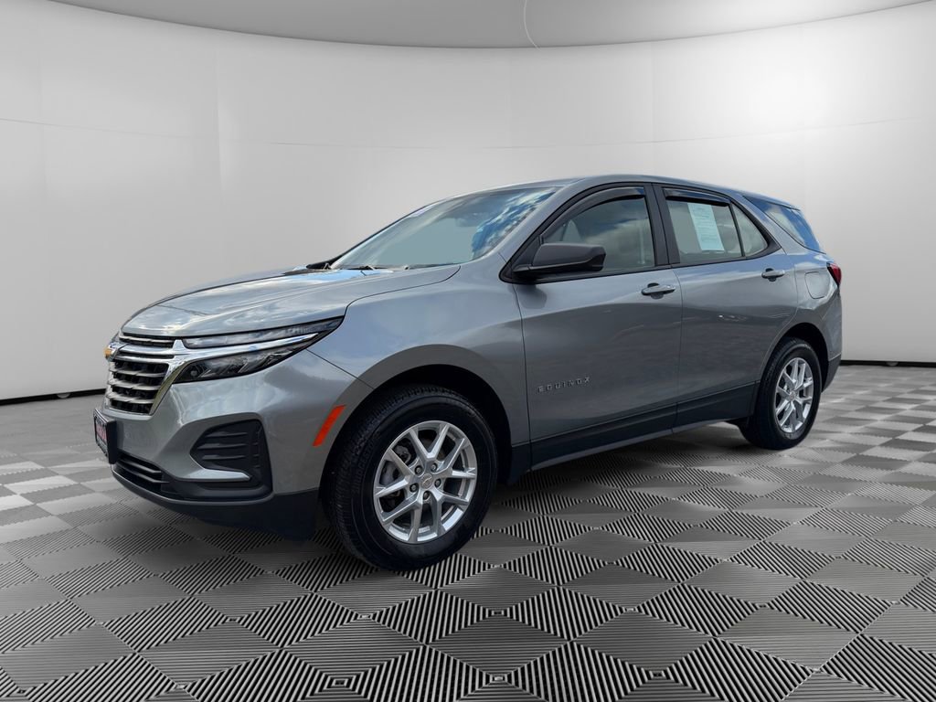 Used 2024 Chevrolet Equinox LS w/ Driver Confidence II Package image 3