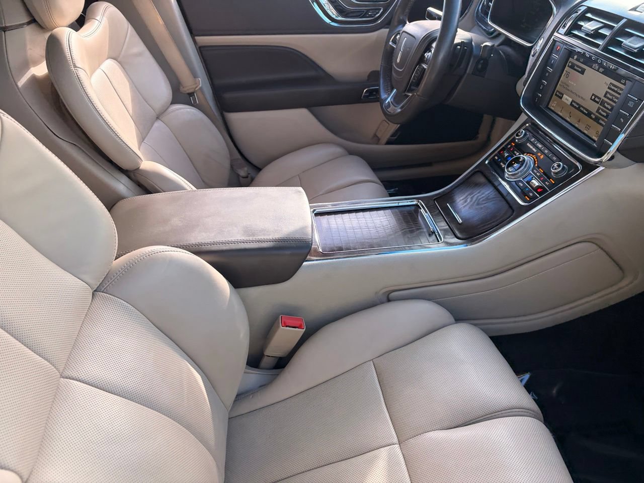 Used 2017 Lincoln Continental Select FWD image 13
