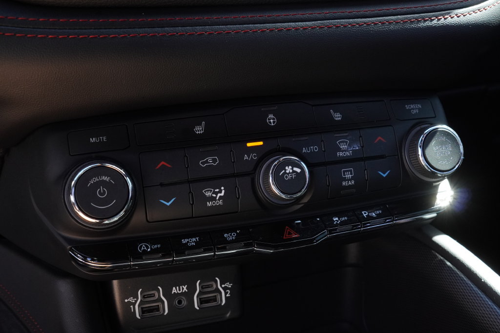 Certified 2025 Dodge Durango GT w/ Blacktop Package RWD image 24