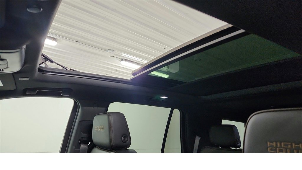 Certified 2024 Chevrolet Tahoe High Country w/ Premium Package image 11