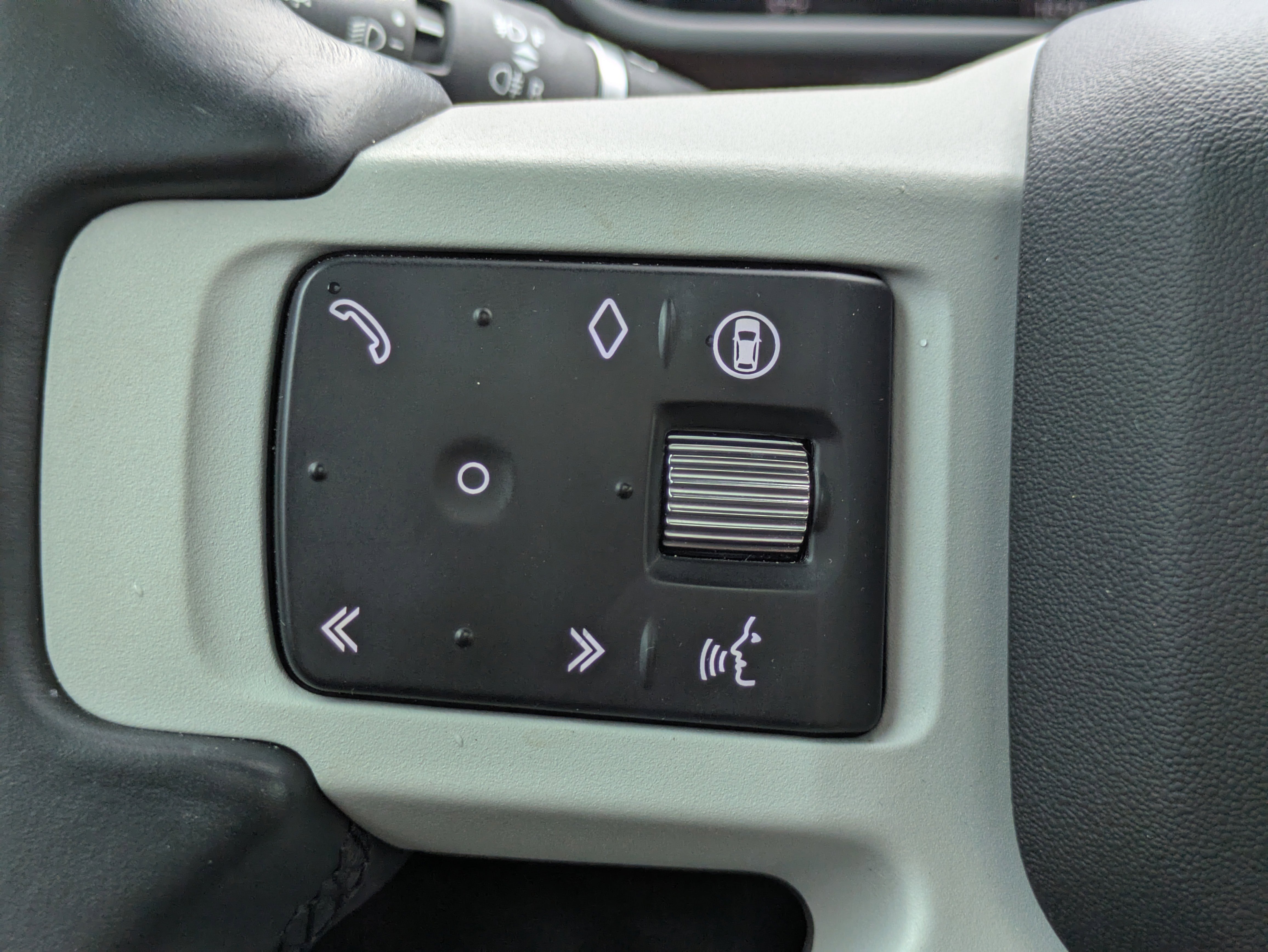 Used 2024 Land Rover Defender 110 X-Dynamic SE AWD/4WD image 62