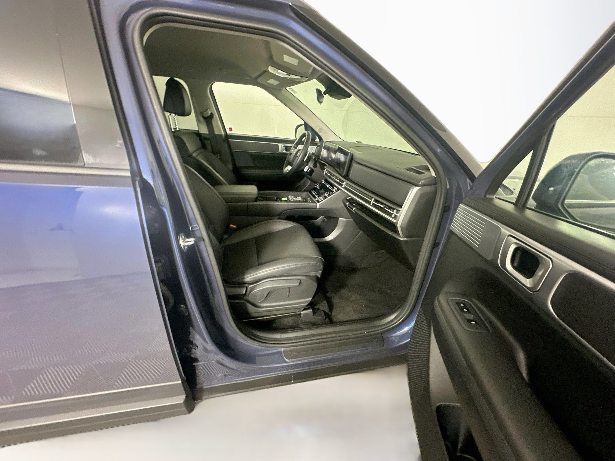Used 2026 Hyundai Santa Fe SEL FWD image 31