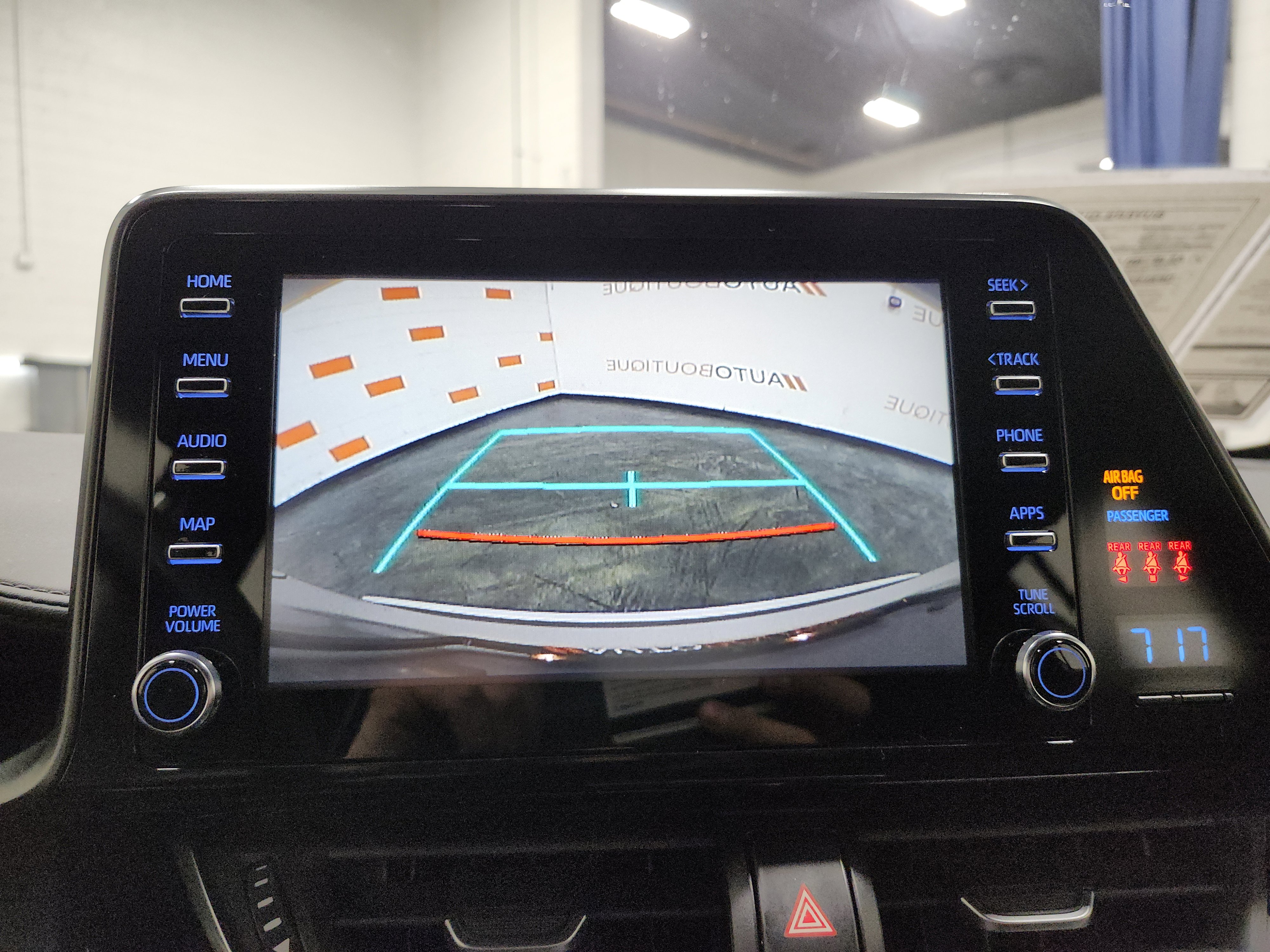 Used 2019 Toyota C-HR LE image 2