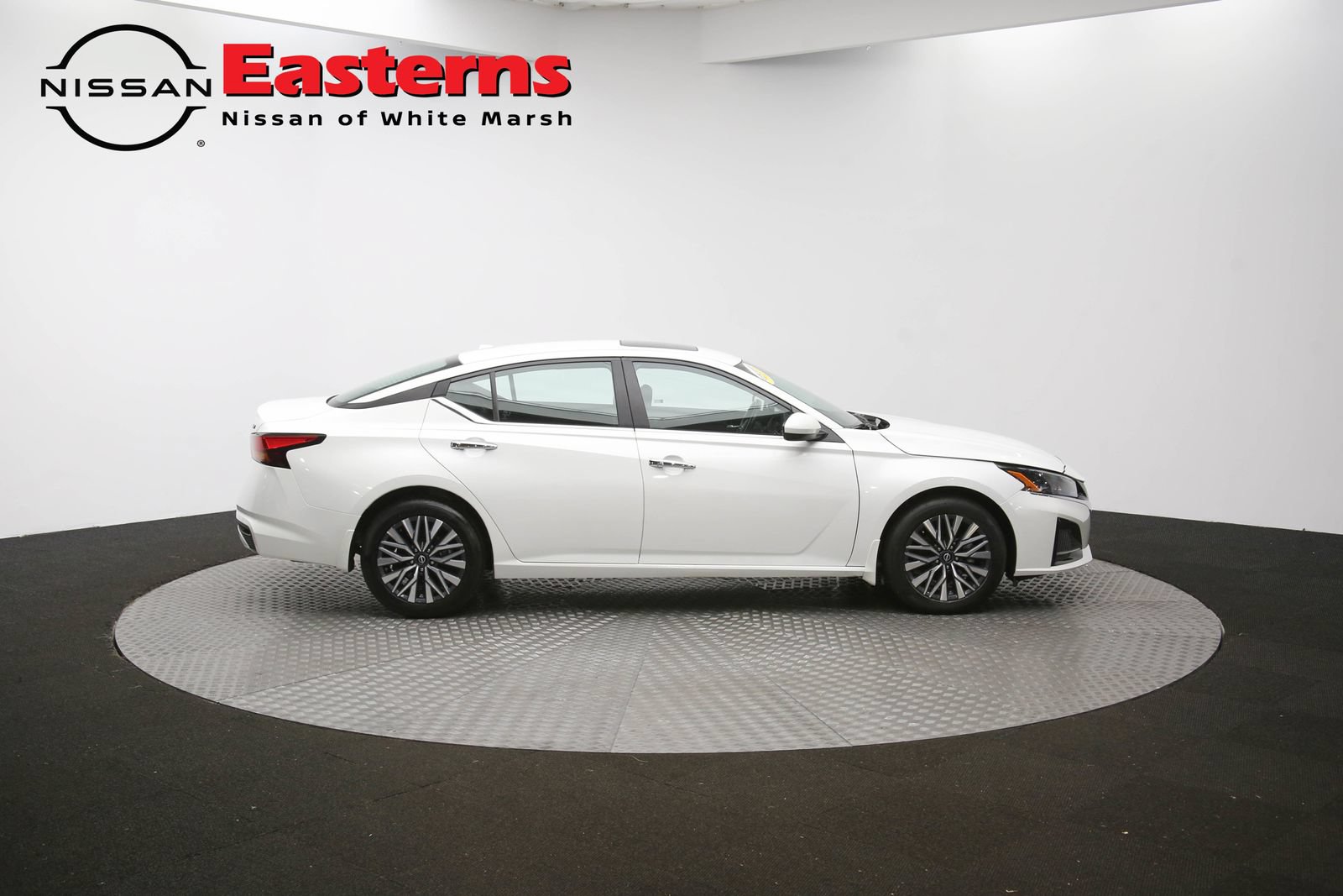 Used 2024 Nissan Altima 2.5 SV w/ SV Premium Package AWD/4WD image 44
