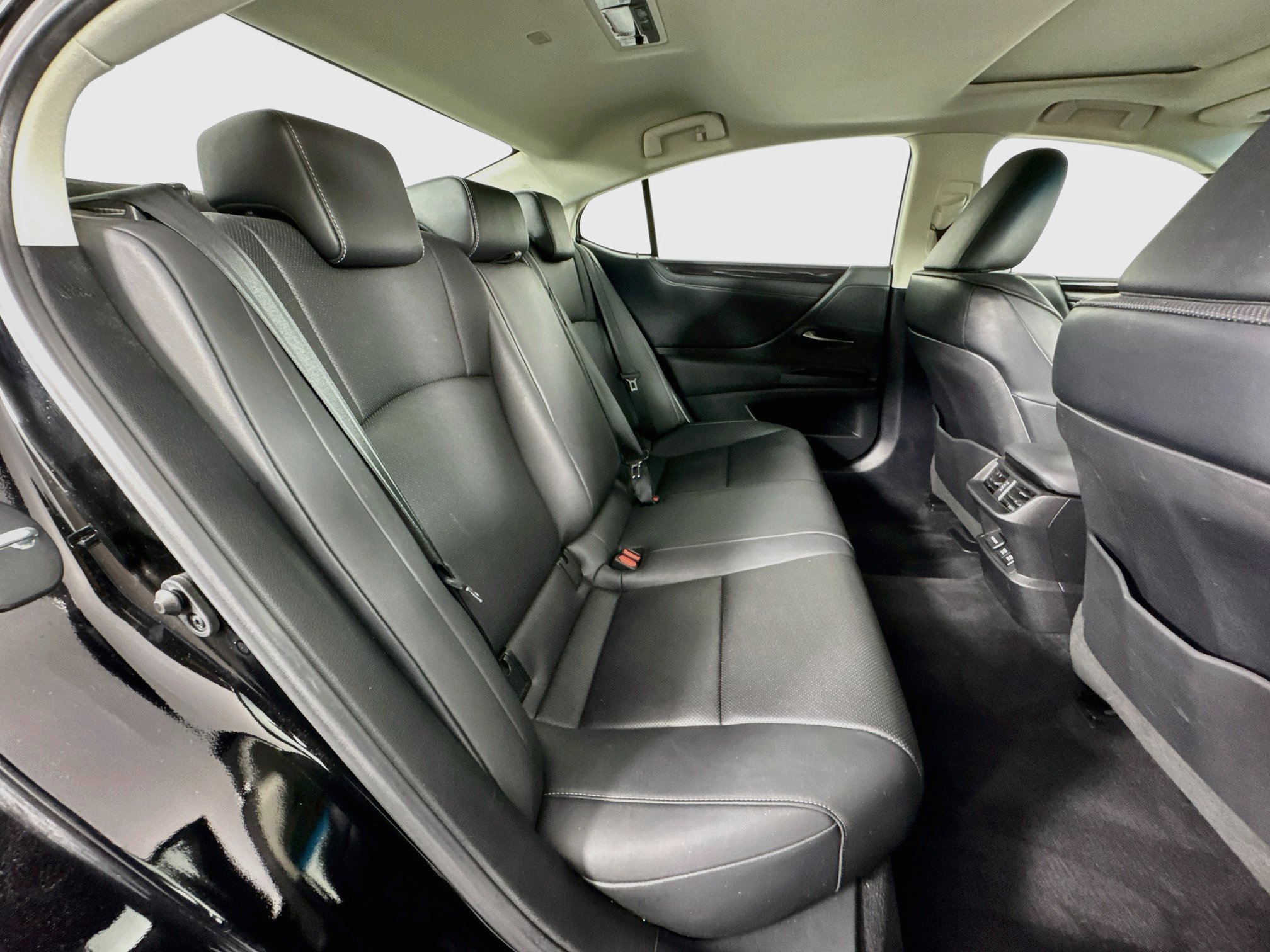 Used 2020 Lexus ES 350 w/ Premium Package FWD image 27