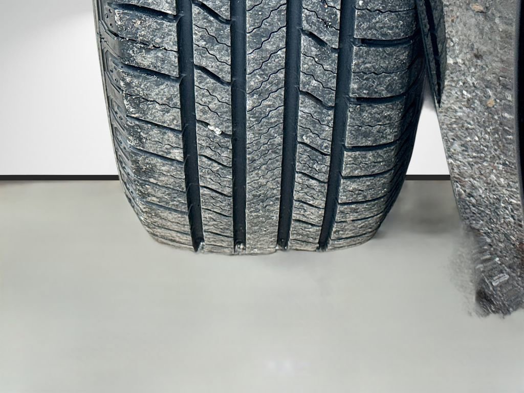 Used 2025 Toyota Camry LE image 40