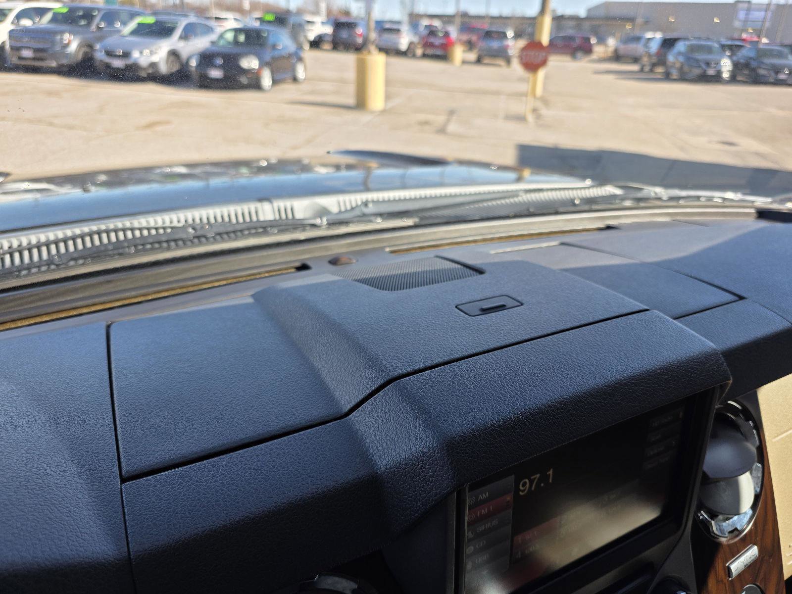 Used 2014 Ford F250 Lariat w/ Lariat Interior Package image 26