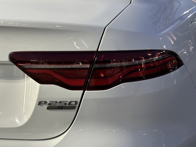 Used 2020 Jaguar XE S image 16